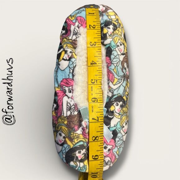 Disney Princess Fuzzy Grippy Slipper Socks Size Small / Medium - Picture 4 of 5